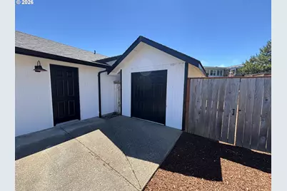 1445 Yew St, Florence, OR 97439 - Photo 31