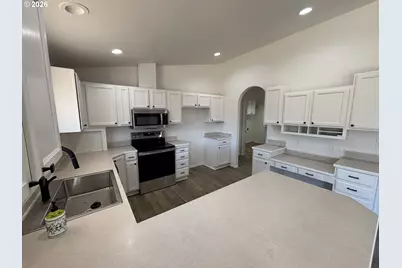 1445 Yew St, Florence, OR 97439 - Photo 11