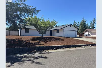 1445 Yew St, Florence, OR 97439 - Photo 3