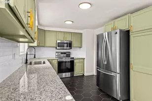 1215 Ellsworth St, Eugene, OR 97402 - Photo 19