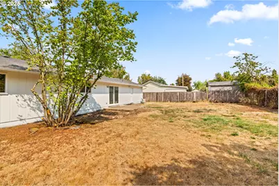 1215 Ellsworth St, Eugene, OR 97402 - Photo 43