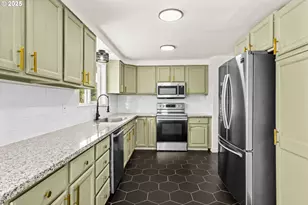 1215 Ellsworth St, Eugene, OR 97402 - Photo 15