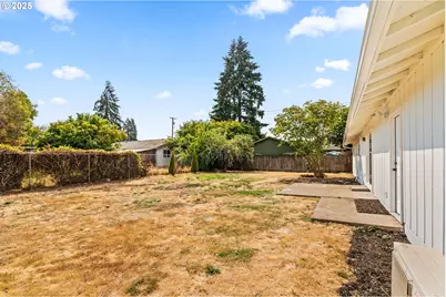 1215 Ellsworth St, Eugene, OR 97402 - Photo 41