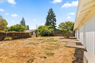 1215 Ellsworth St, Eugene, OR 97402 - Photo 41