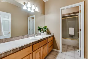 3247 Lakeside Dr, Eugene, OR 97401 - Photo 33