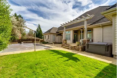 3247 Lakeside Dr, Eugene, OR 97401 - Photo 39