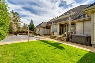 3247 Lakeside Dr, Eugene, OR 97401 - Photo 39