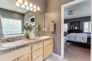 3247 Lakeside Dr, Eugene, OR 97401 - Photo 27