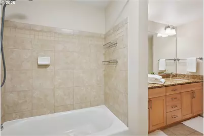 1620 NE Broadway St #222, Portland, OR 97232 - Photo 29