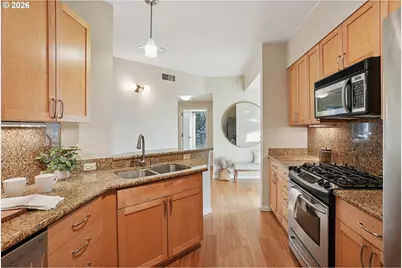 1620 NE Broadway St #222, Portland, OR 97232 - Photo 35