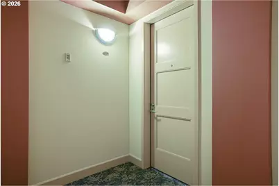 1620 NE Broadway St #222, Portland, OR 97232 - Photo 5