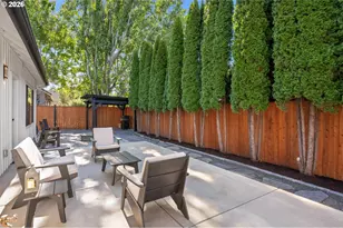 3136 Riverbend Ave, Eugene, OR 97408 - Photo 35