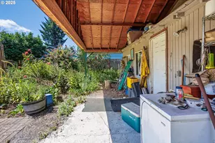 1210 NE Lenore St, Portland, OR 97211 - Photo 5