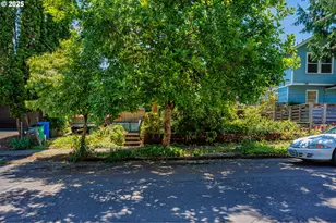 1210 NE Lenore St, Portland, OR 97211 - Photo 3