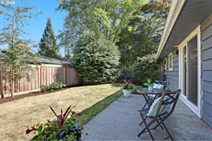 1690 SW Hicrest Ave, Portland, OR 97225 - Photo 19