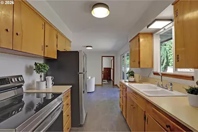 1690 SW Hicrest Ave, Portland, OR 97225 - Photo 9