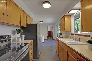 1690 SW Hicrest Ave, Portland, OR 97225 - Photo 9