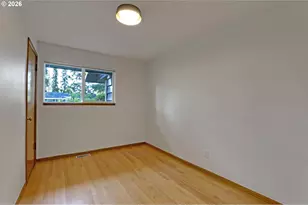 1690 SW Hicrest Ave, Portland, OR 97225 - Photo 17