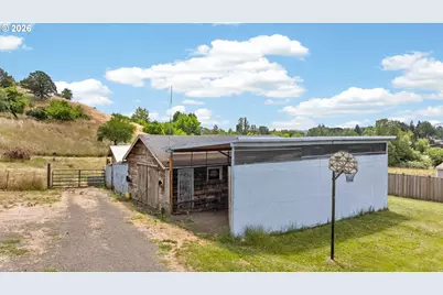615 NE Hill St, Sheridan, OR 97378 - Photo 27