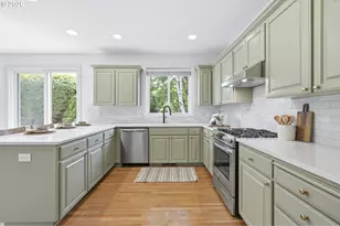 11020 NW Crystal Creek Ln, Portland, OR 97229 - Photo 9