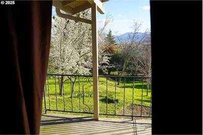 3676 Princeton Way, Medford, OR 97504 - Photo 7