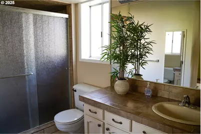 3676 Princeton Way, Medford, OR 97504 - Photo 11