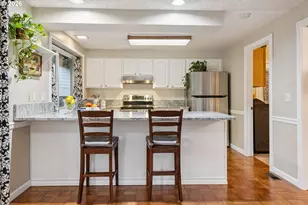 10905 SW Mira Ct, Portland, OR 97223 - Photo 9