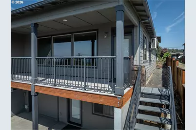 514 NE Grandview Blvd, White Salmon, WA 98672 - Photo 1