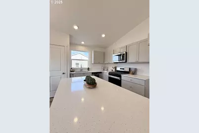 148 SW Eagle Dr, Boardman, OR 97818 - Photo 5