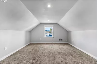 221 SW Rainbow Ave, Dallas, OR 97338 - Photo 25