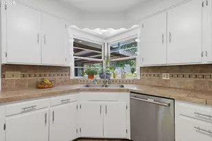 12540 SW 121st Ave, Portland, OR 97223 - Photo 9