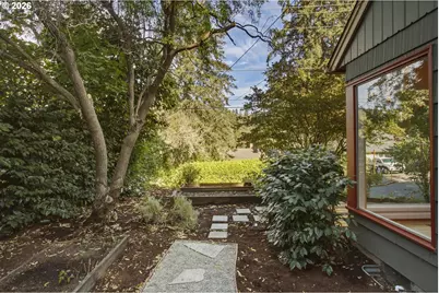 2760 Emerald St, Eugene, OR 97403 - Photo 31