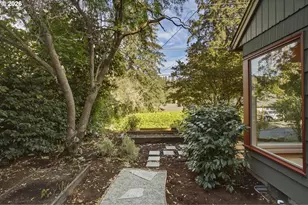 2760 Emerald St, Eugene, OR 97403 - Photo 31