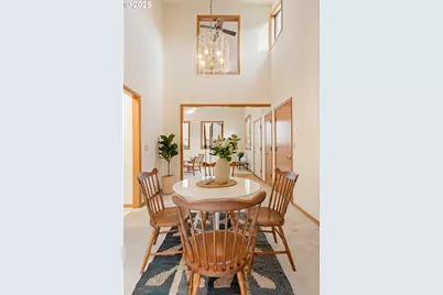 10845 SW Summer Lake Dr, Tigard, OR 97223 - Photo 15