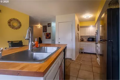 541 SE Oar Ave, Lincoln City, OR 97367 - Photo 11