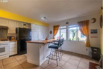 541 SE Oar Ave, Lincoln City, OR 97367 - Photo 7