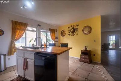 541 SE Oar Ave, Lincoln City, OR 97367 - Photo 13