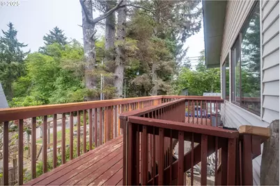 541 SE Oar Ave, Lincoln City, OR 97367 - Photo 31