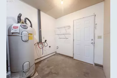 324 N 5th St, Saint Helens, OR 97051 - Photo 9