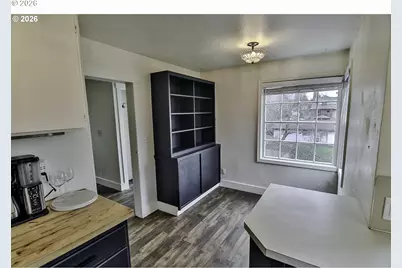 9740 SW 51st Ave, Portland, OR 97219 - Photo 11