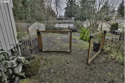 9740 SW 51st Ave, Portland, OR 97219 - Photo 37