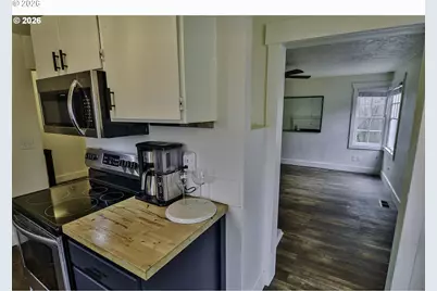 9740 SW 51st Ave, Portland, OR 97219 - Photo 9