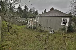 9740 SW 51st Ave, Portland, OR 97219 - Photo 37