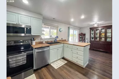 180 Twin Springs Ln, Roseburg, OR 97470 - Photo 13