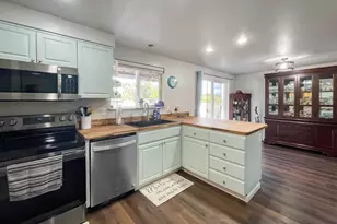 180 Twin Springs Ln, Roseburg, OR 97470 - Photo 13