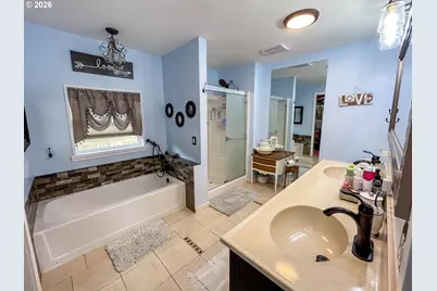 180 Twin Springs Ln, Roseburg, OR 97470 - Photo 21