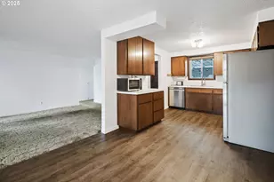 11613 Pacific Ct NE, Woodburn, OR 97071 - Photo 5