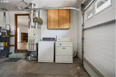 11613 Pacific Ct NE, Woodburn, OR 97071 - Photo 17