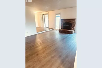 11613 Pacific Ct NE, Woodburn, OR 97071 - Photo 29