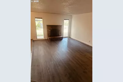 11613 Pacific Ct NE, Woodburn, OR 97071 - Photo 3